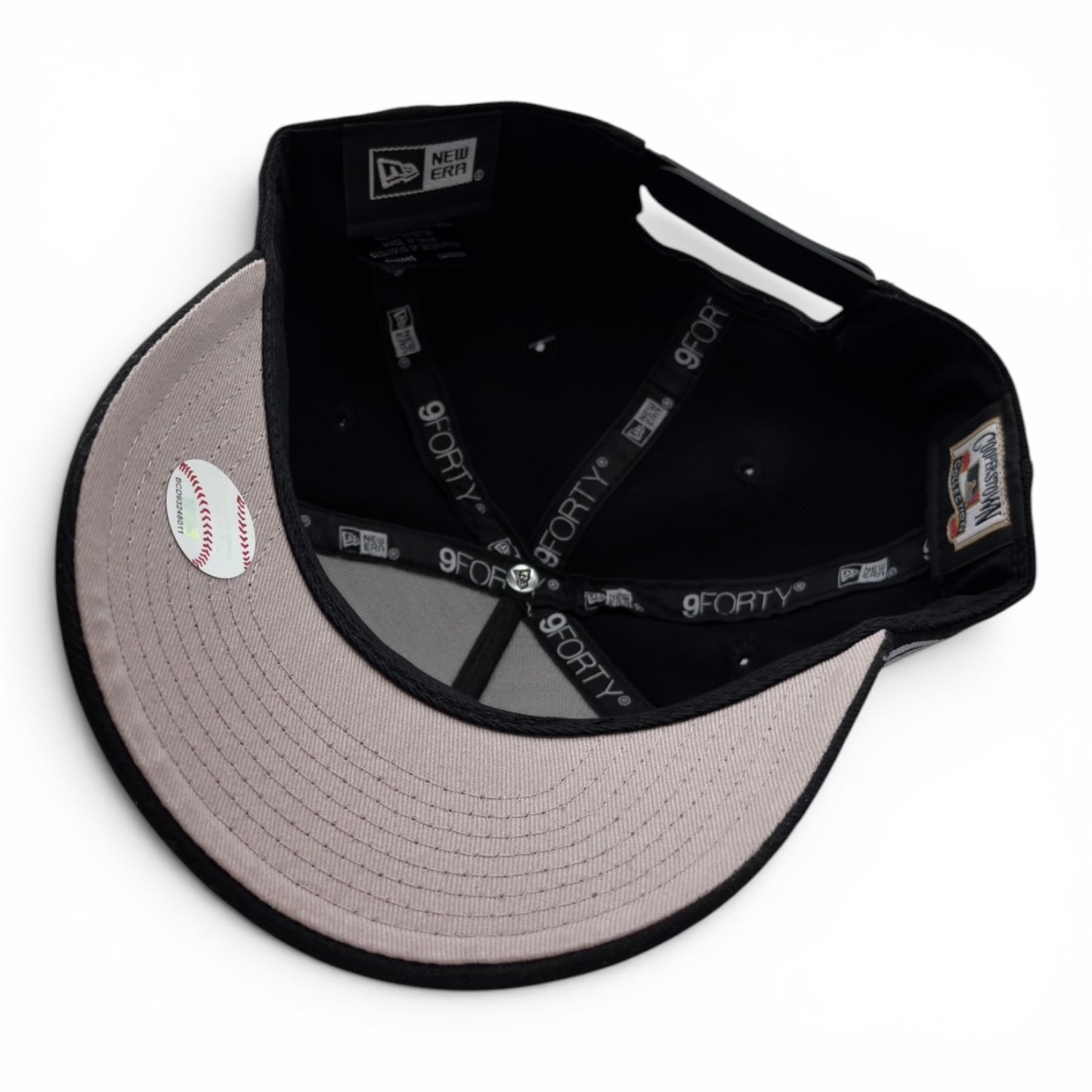 9FORTY San Diego Padres 'Oversized Gothic Script Crown’